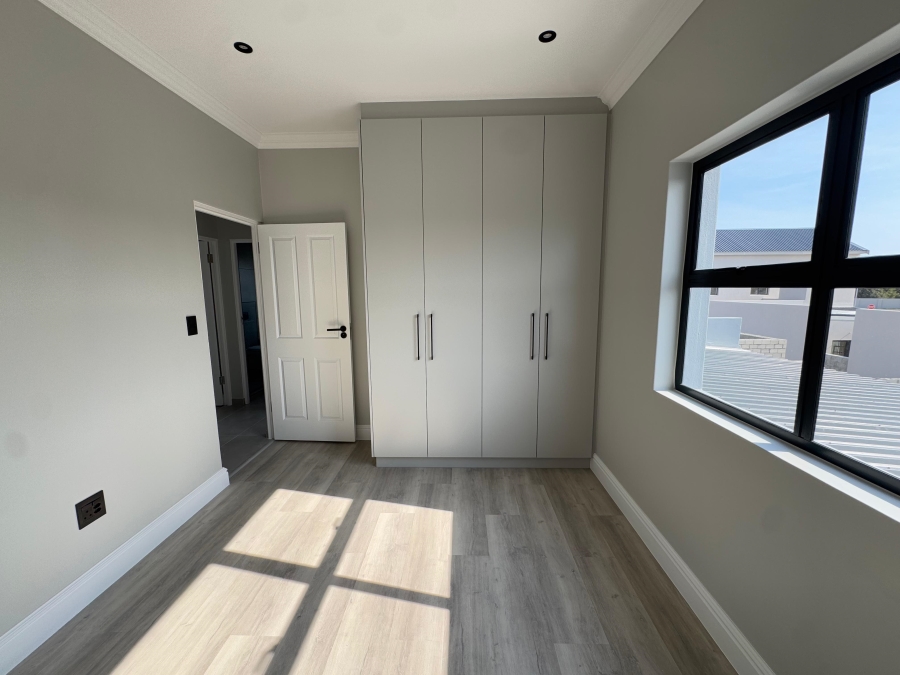 To Let 4 Bedroom Property for Rent in Sandown Estate Western Cape